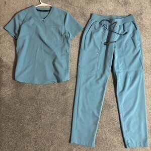 fabletics matching scrub set